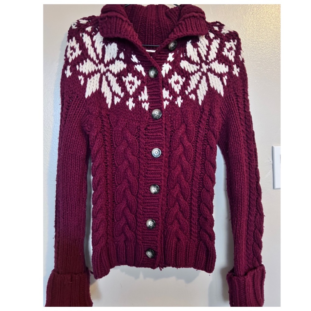 Abercrombie & Fitch Maroon Cable Knit Cardigan with White Snowflake Yoke